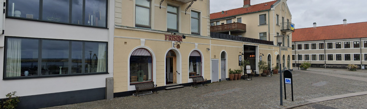 Drop-in-frisör Stenkilsson vid hamnen i Simrishamn